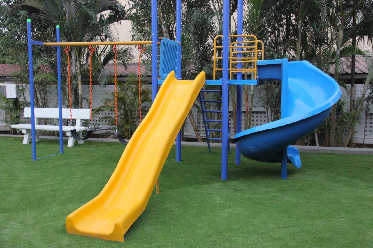 Meritas Adore Resort Lonavala Εξωτερικό φωτογραφία